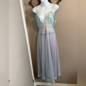 VTG 70s St Michael Lavender Tulle & Lace Nightgown - Made in UK - PTP 18"